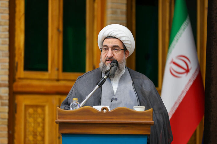 پرهیز از نگرش افراطی لازمه تحقق وحدت حوزه و دانشگاه است