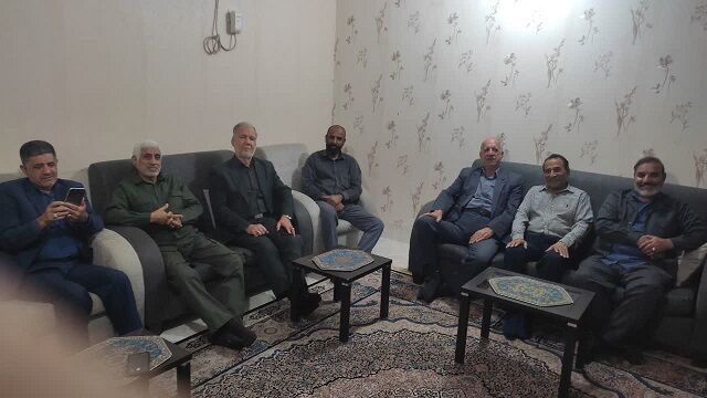 تکریم ایثارگران؛ دیدار گرم فرماندهان پیشکسوتان ثارالله با همرزمان دوران دفاع مقدس در بندرعباس