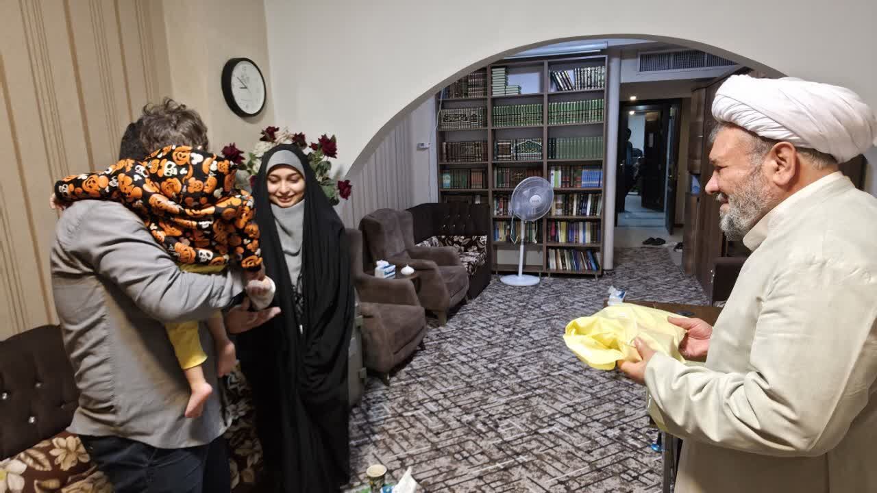 دیدار بانوی حافظ کل قرآن با نماینده بعثه رهبری در عراق