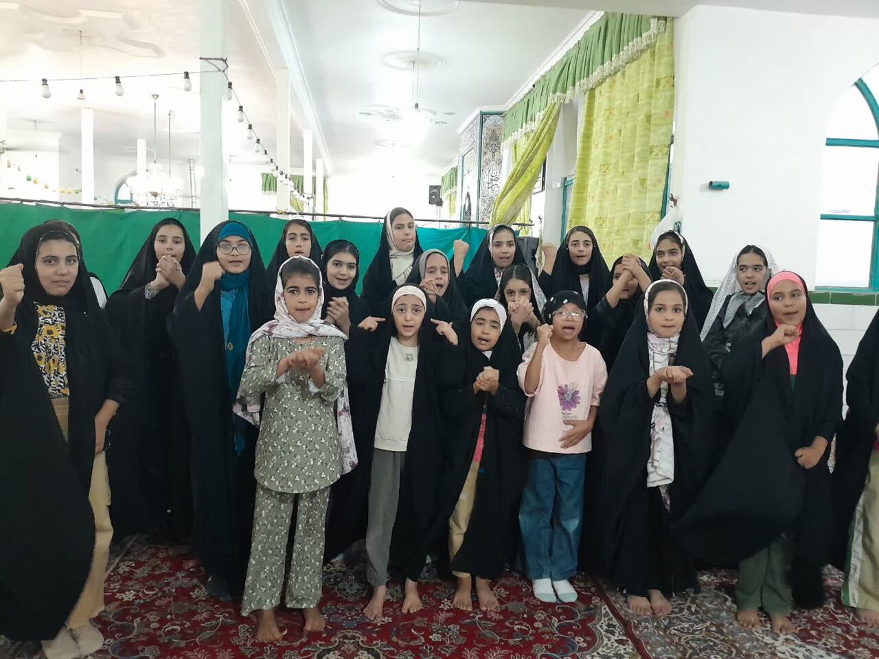 فعالیت قرآنی کانون مکتبالرضای دهنمک؛ از آموزش حفظ تا ترویج حجاب و نماز با روشهای خلاقانه