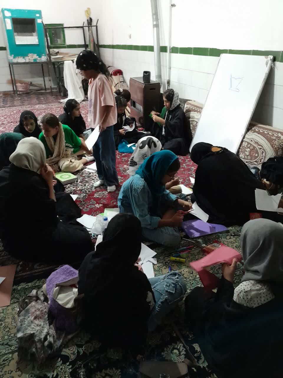 فعالیت قرآنی کانون مکتبالرضای دهنمک؛ از آموزش حفظ تا ترویج حجاب و نماز با روشهای خلاقانه