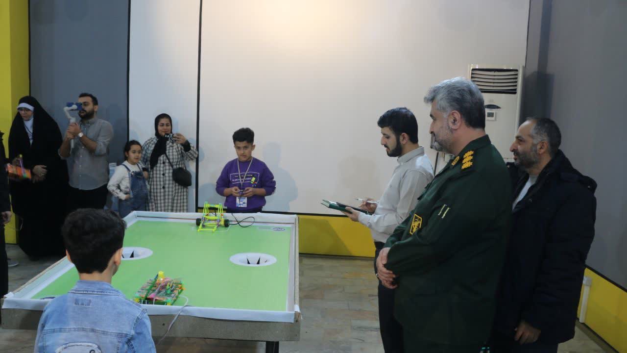 حضور ۱۰۰ دانش آموز رشتی در مسابقات علمی رباتیک