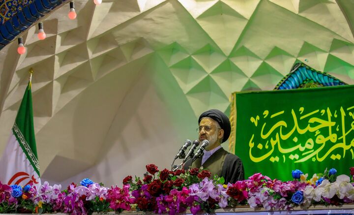 تأکید بر وحدت و حمایت از دولت/ سخن تفرقه‌آمیز، خدمت به دشمن است