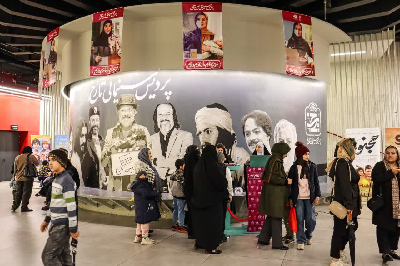 از پرده نقره‌ای تا صحنه تکریم بانوان؛ سینما، صحنه احترام به بانوان شیرازی شد