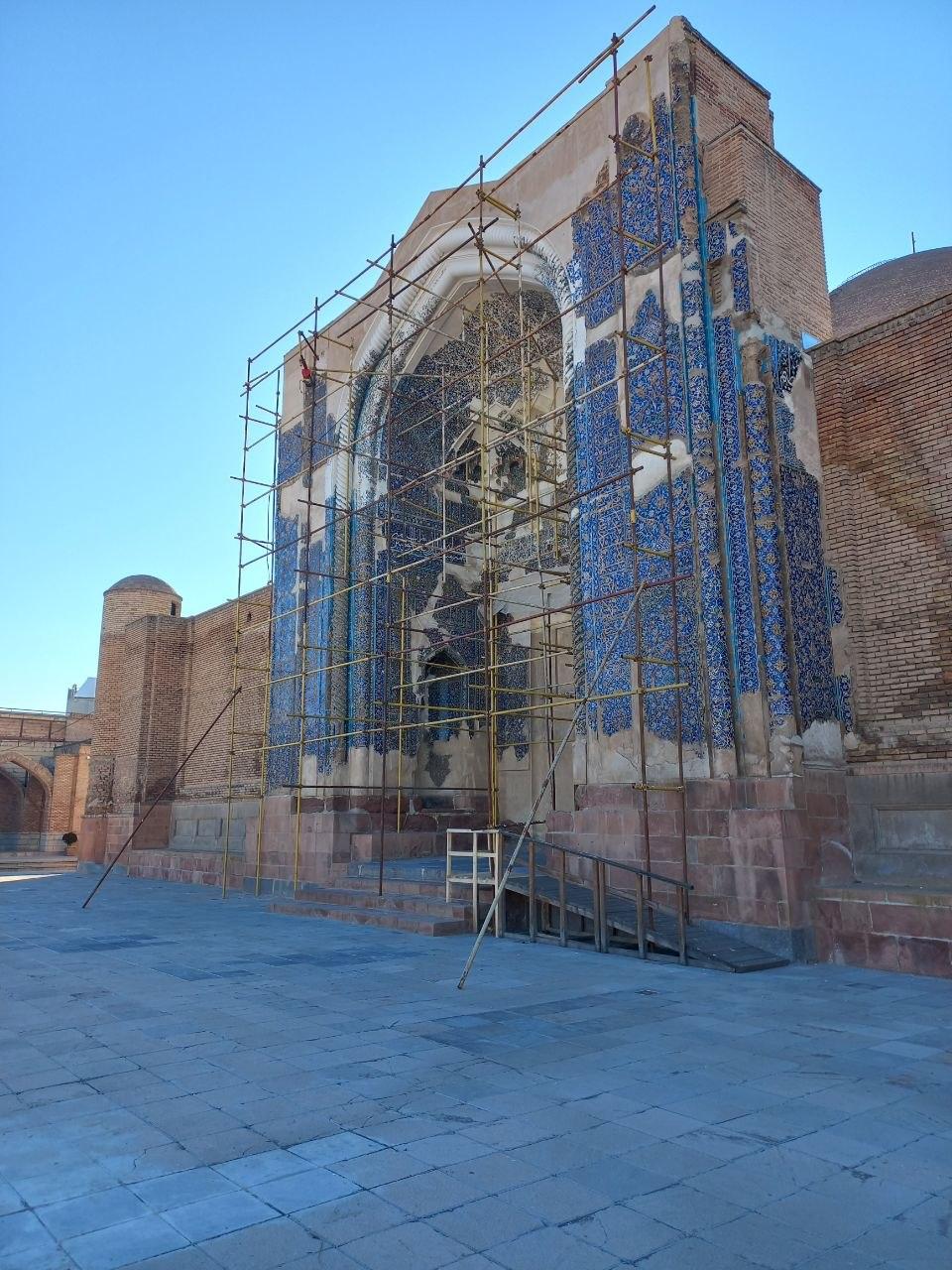 مرمت مسجد کبود تبریز علمی و مرحلهای است/ شایعات فضای مجازی صحت ندارد