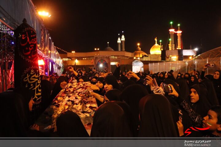 تشرف جمعی از موکب داران عراقی به زیارت حرم مطهر حضرت فاطمه معصومه علیهاالسلام