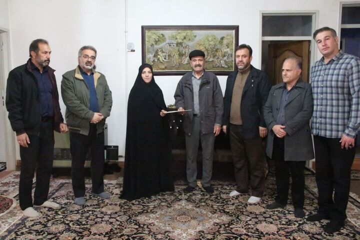 خواننده پیشکسوت لرستانی تجلیل شد