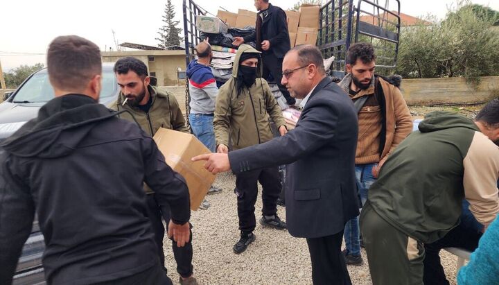 ادامه کمک‌رسانی آستان قدس حسینی به خانواده‌های آواره سوری در لبنان