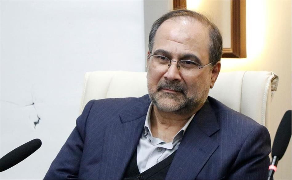 مخبردزفولی: نظریه‌پردازی با دستور و اجبار نمی‌شود