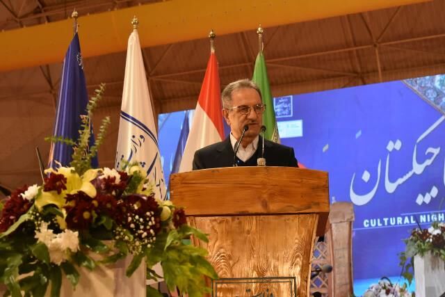 پرونده جشنواره اقوام با نغمههای همدلی ایرانی و آسیای میانه بسته شد