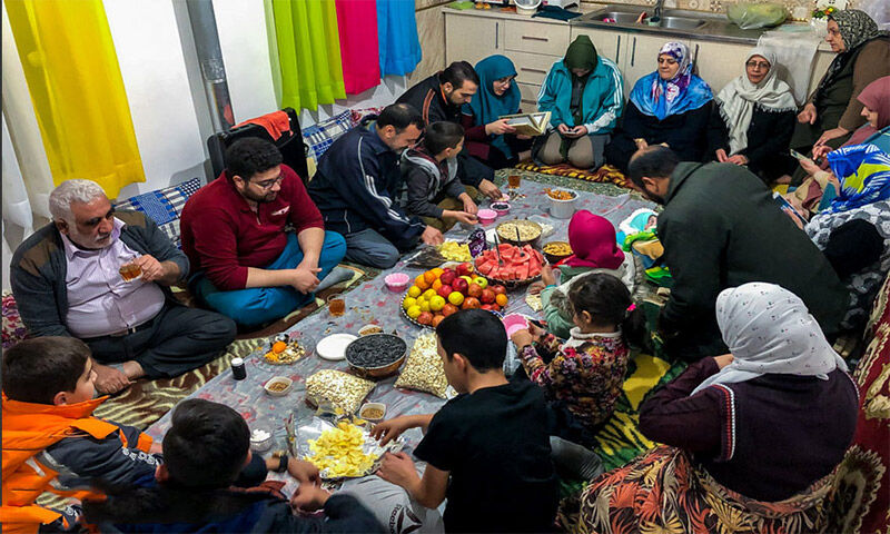 سادگی و اخلاق پیش نیاز شب نشینی یلدایی