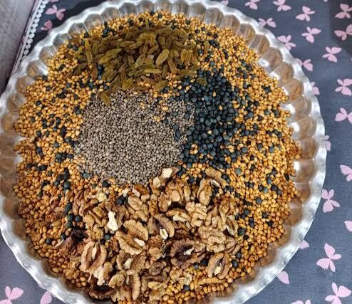 شو چِلِه در خرمآباد؛ وقتی آیین میماند و سفرهها کوچکتر میشوند