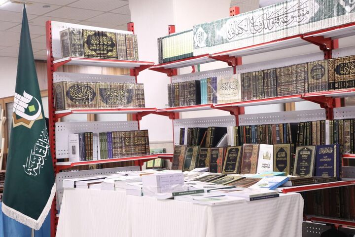 حضور آستان مقدس عباسی با بیش از ۱۰۰ اثر در نمایشگاه کتاب ایران