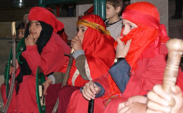 نقش‌آفرینی بچه‌های کانون فرهنگی هنری بهاران در تداوم تعزیه‌خوانی روستای ده‌بهار