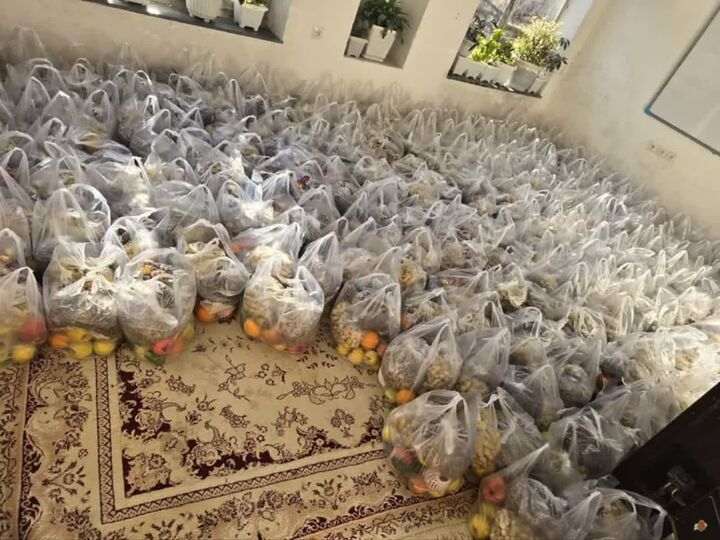 توزیع ۱۸۰ بسته یلدایی میان نیازمندان شهرستان مهاباد