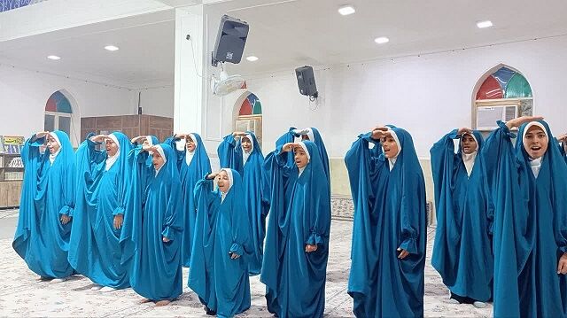 بازدید اساتید برجسته از تمرینات گروههای سرود بچههای مسجد در بندرعباس