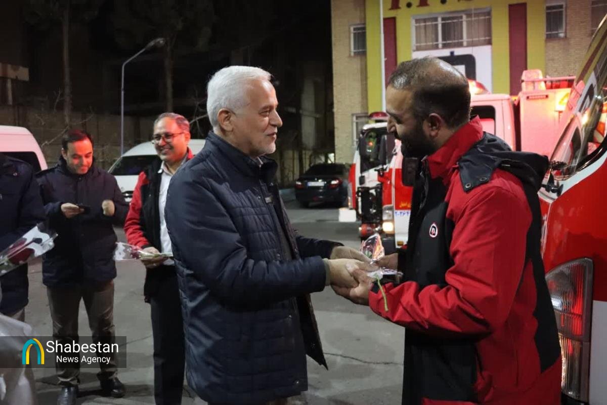 خدمت‌رسانی به بلندای شب یلدا