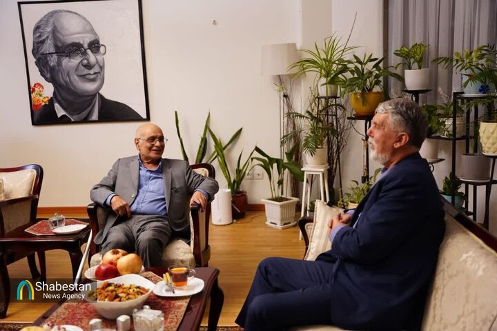 وزیر فرهنگ همزمان با شب یلدا به دیدن استاد هوشنگ مرادی کرمانی رفت