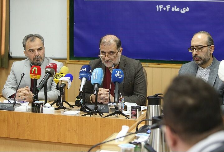 تدوین نقشه راه و توسعه پایگاه‌های قرآنی در مساجد و کانون‌های فرهنگی هنری برای حفظ قرآن