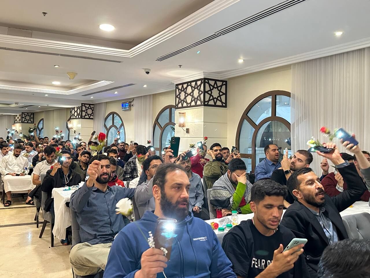 برگزاری جشن میلاد امام محمدباقر(ع) با حضور دانشگاهیان عمره‌گزار در مدینه