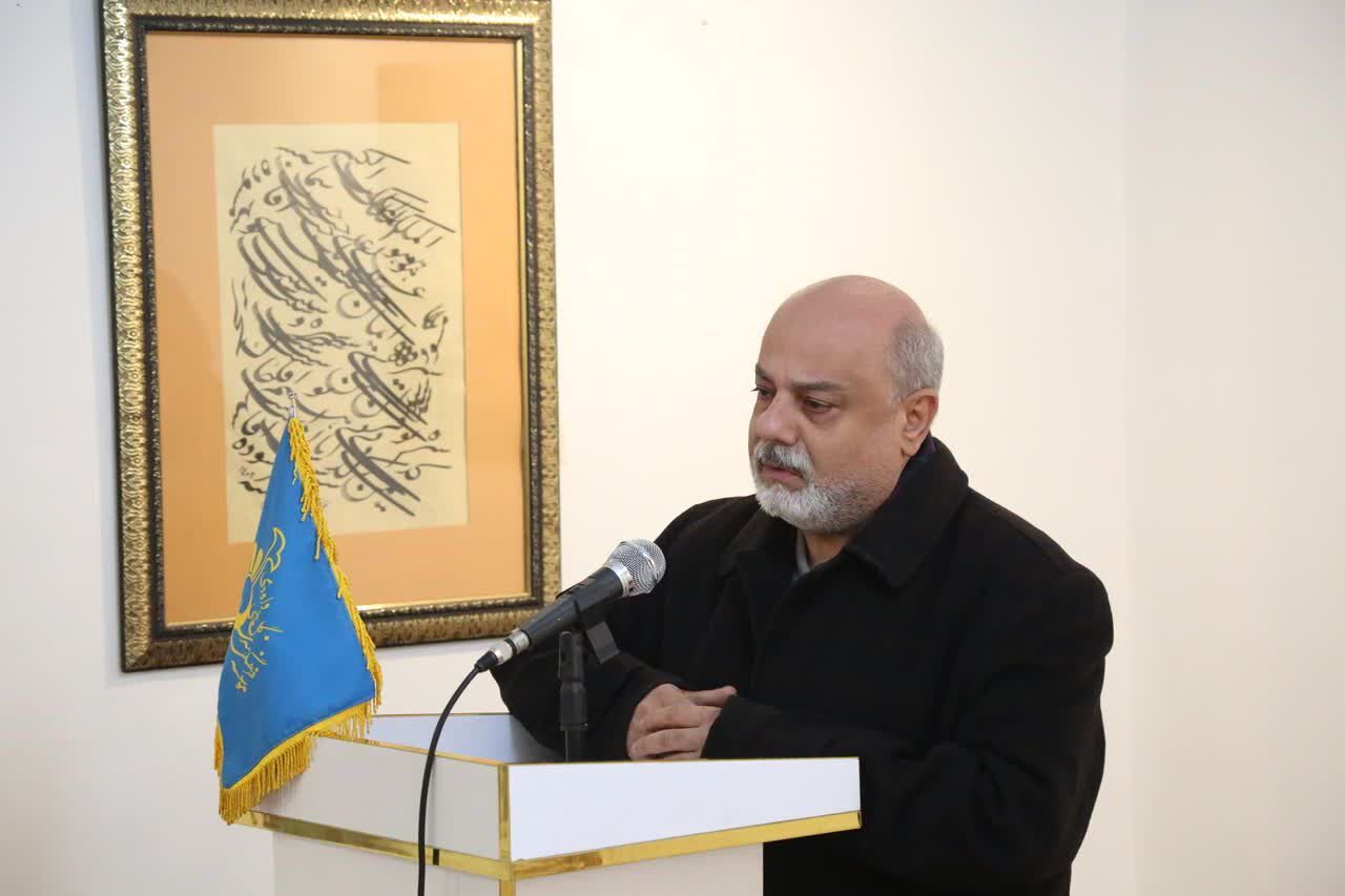 رونمایی «کفترهای سُرخِ پاپَر»؛ داستانی از رنج، طنز و جهان ذهنی نویسنده