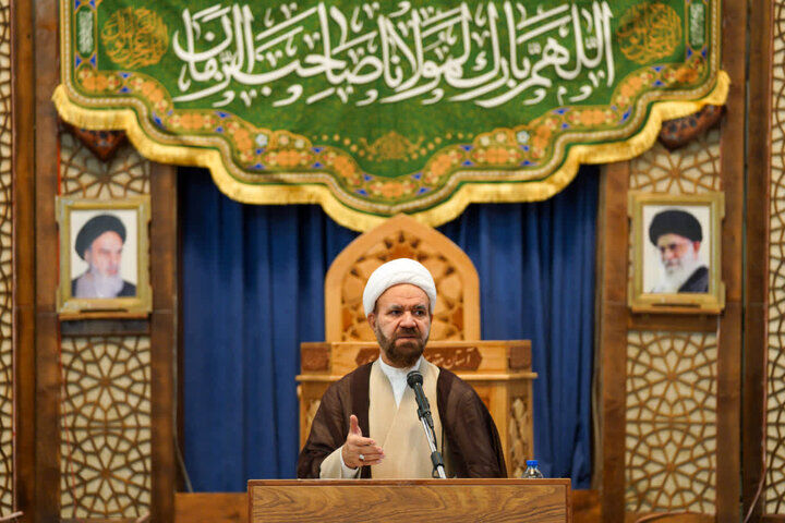 تخصص و اخلاق، دو رکن اصلی خدمت در حرم اهل‌بیت(ع)