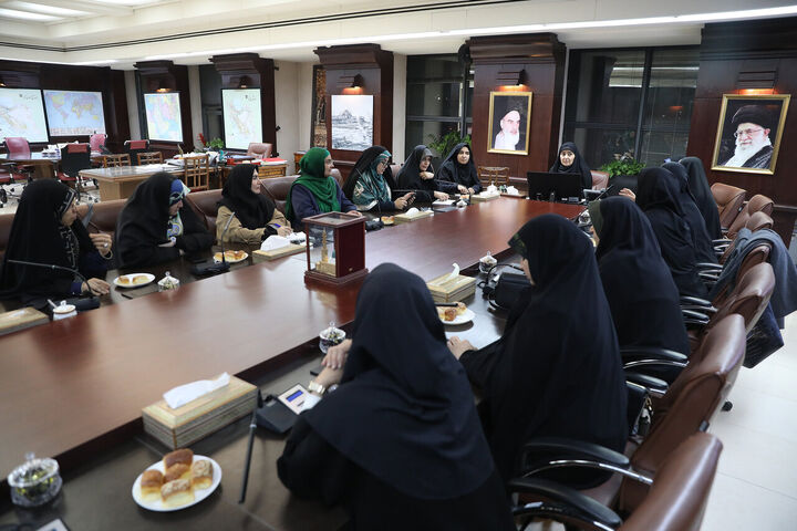 چرا ۱۴۰ نماینده زن در مجلس برای پیگیری مطالبات ۵۰ درصد جامعه نداشته باشیم؟