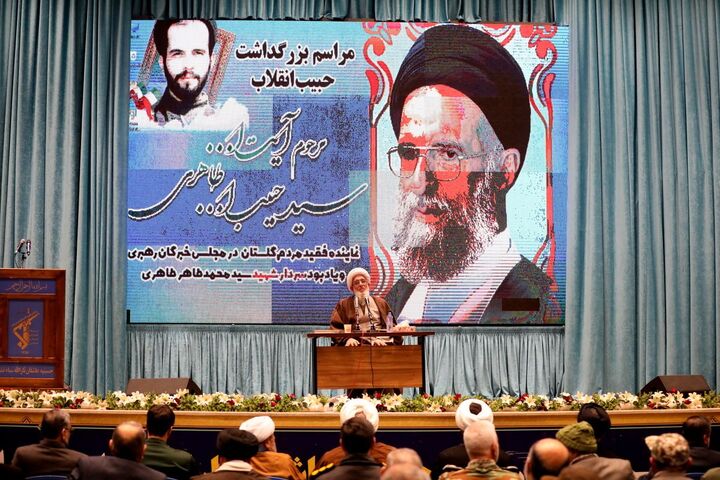 جایگاه مردمی آیت‌الله طاهری نتیجه سال‌ها مجاهدت و خدمت بود