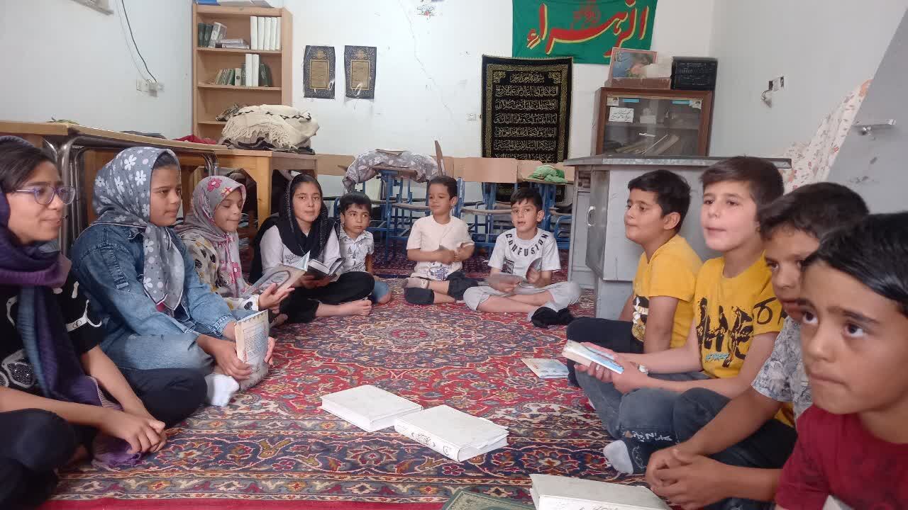 کتابخانه شهید آیتالله صدر؛ کانونی پویا در مسجد جامع امرآباد با بیش از ۸ هزار جلد کتاب