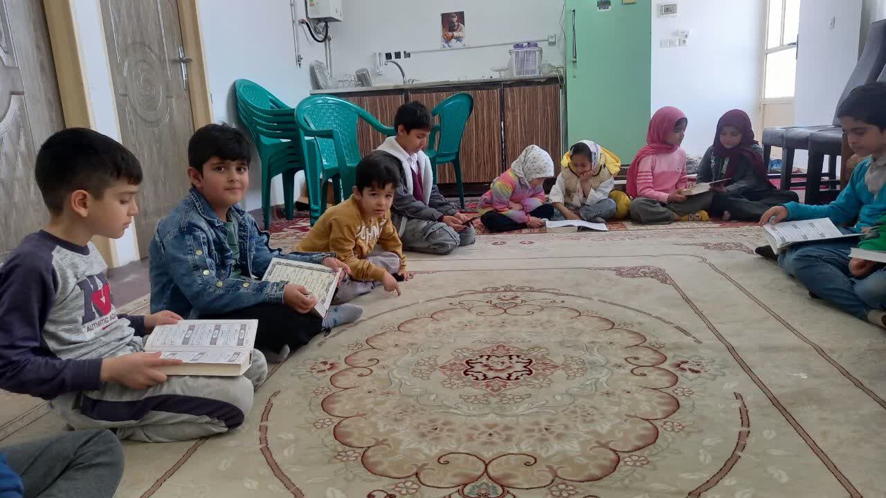 کتابخانه شهید آیت‌الله صدر؛ کانونی پویا در مسجد جامع امرآباد با بیش از ۸ هزار جلد کتاب