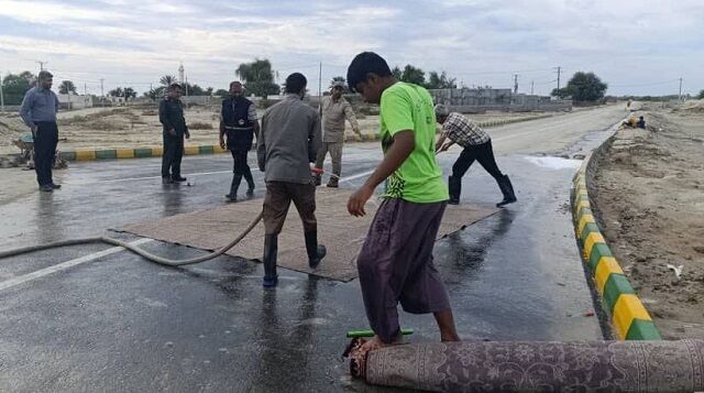 جهاد مسجد امام رضا(ع) جاسک در امدادرسانی به سیلزدگان؛ از پخت روزانه ۱۰۰۰ پُرس غذا تا تعمیر لوازم منزل