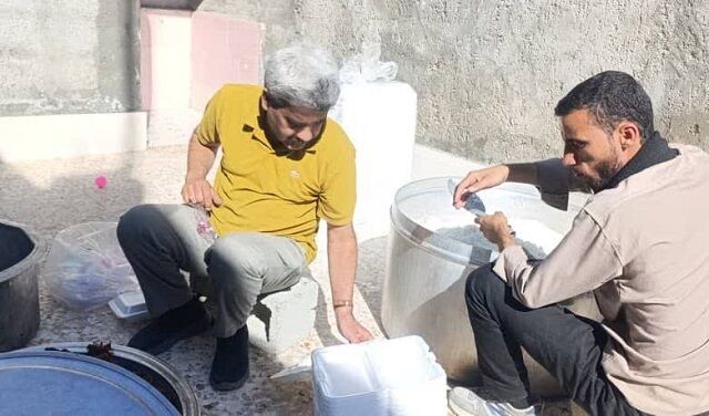 جهاد مسجد امام رضا(ع) جاسک در امدادرسانی به سیلزدگان؛ از پخت روزانه ۱۰۰۰ پُرس غذا تا تعمیر لوازم منزل