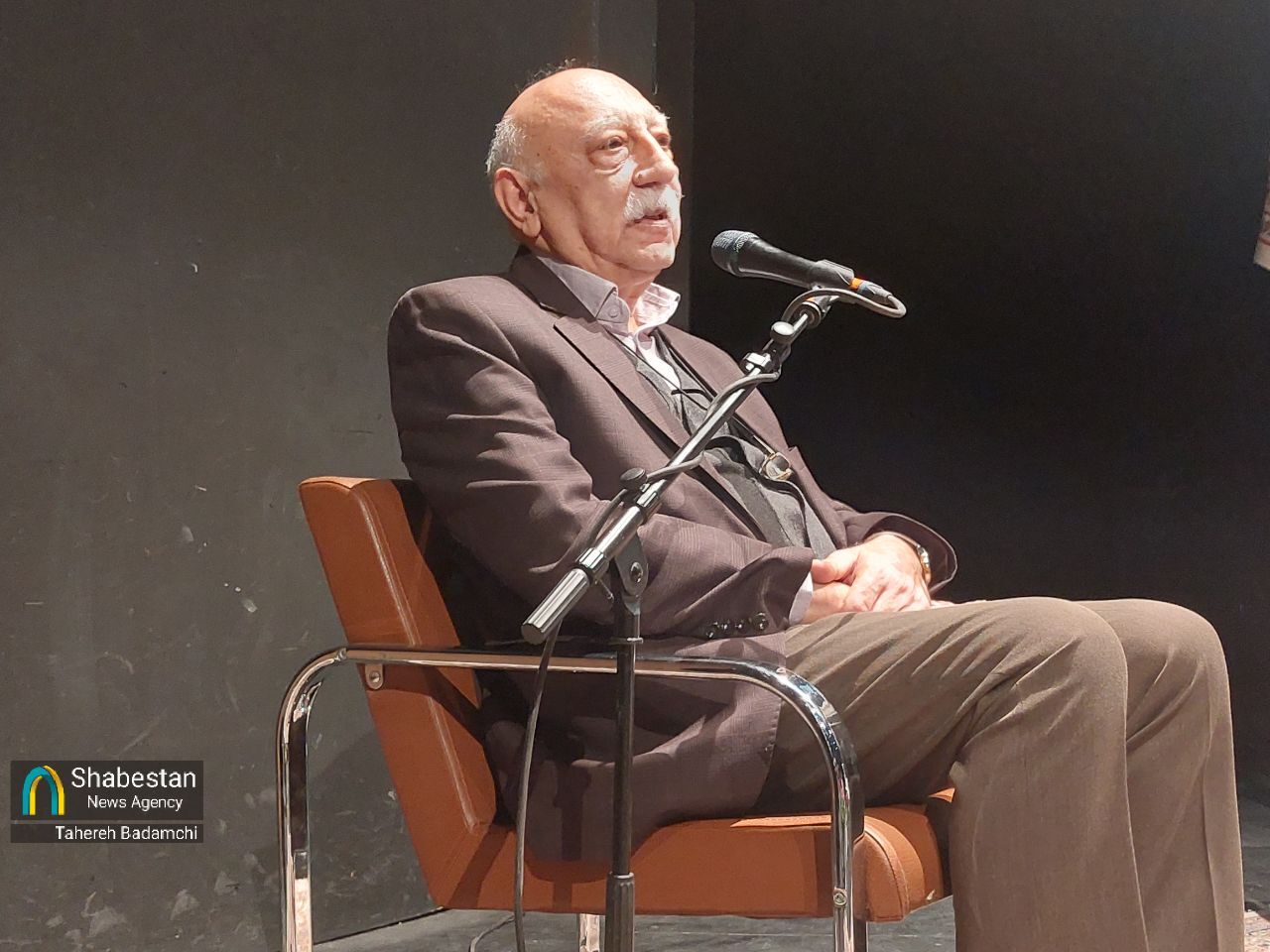 صیاد لحظههای تاریخ که برای مردم مینوشت