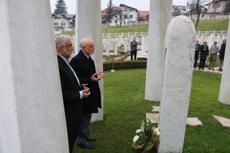 ادای احترام رییس بنیاد ایران‌شناسی به نمادهای مقاومت بوسنی و هرزگوین