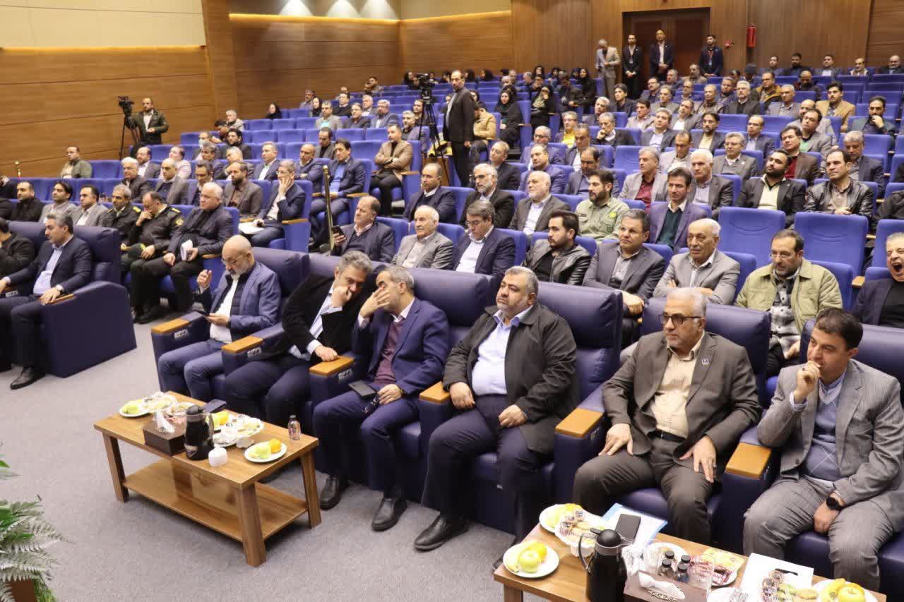 حل مسائل اقتصادی، بدون همراهی و هم‌گرایی همه گروه‌ها امکان‌پذیر نیست