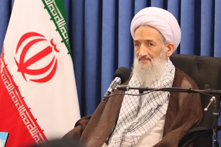 اعتکاف نماد پناه بردن به سوی خدا است