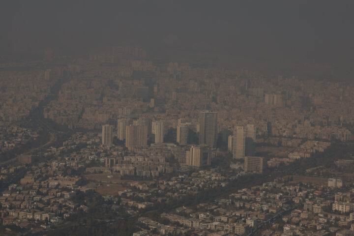 هوای تهران همچنان ناسالم/ بیماران در خانه بمانند