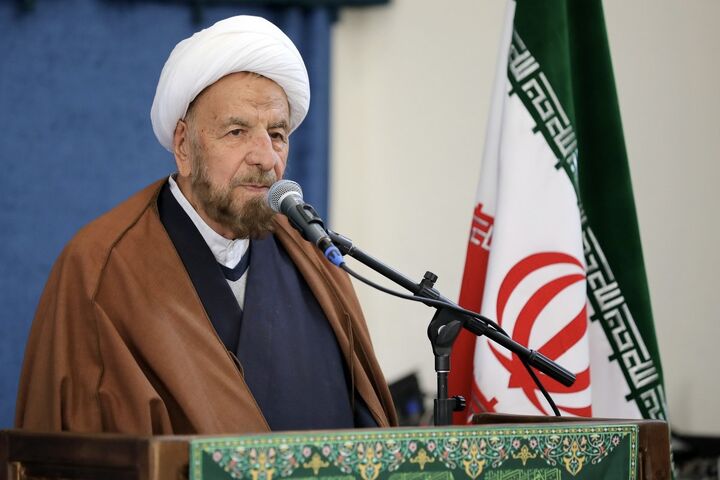 آیت‌الله سیستانی، چراغ وحدت شیعه و سنی در ایران و جهان است