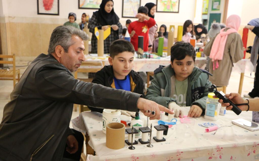 برنامه «تا ثریا» با کارگاه‌های علمی، رصد و پخش زنده پرتاب ماهواره در کانون سمنان