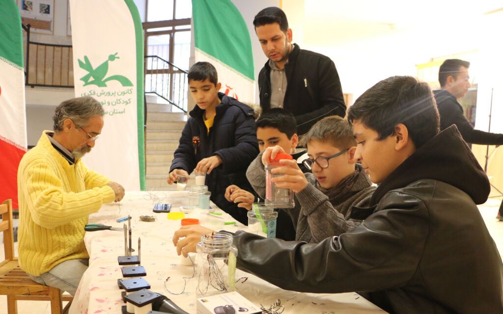 برنامه «تا ثریا» با کارگاه‌های علمی، رصد و پخش زنده پرتاب ماهواره در کانون سمنان