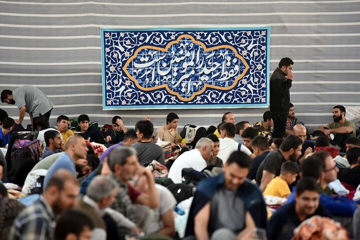 اعتکاف میان امتحان و انتخاب؛ روایت جوانان شیراز از یک مکث سه‌روزه