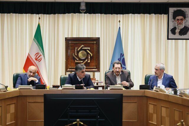 جلسه تیم اقتصادی دولت درباره سیاست‌های ارزی و معیشتی مردم