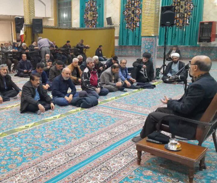 پیروی از رهبری، کلید حفظ استقلال و عزت است