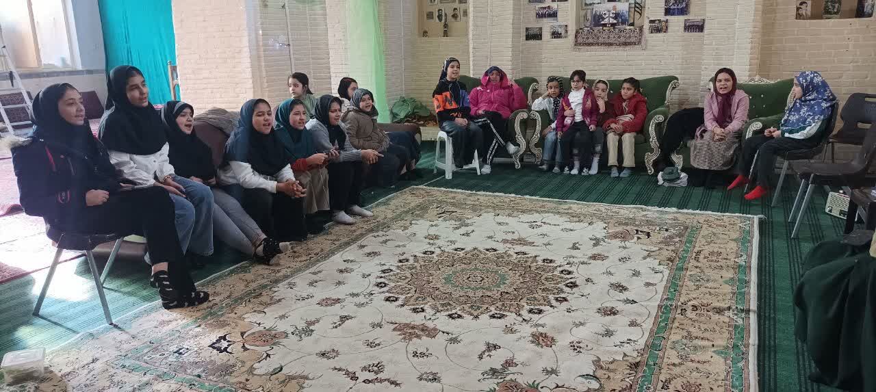 پنجشنبههای با نشاط؛ تلفیق نماز، آموزش و سرود