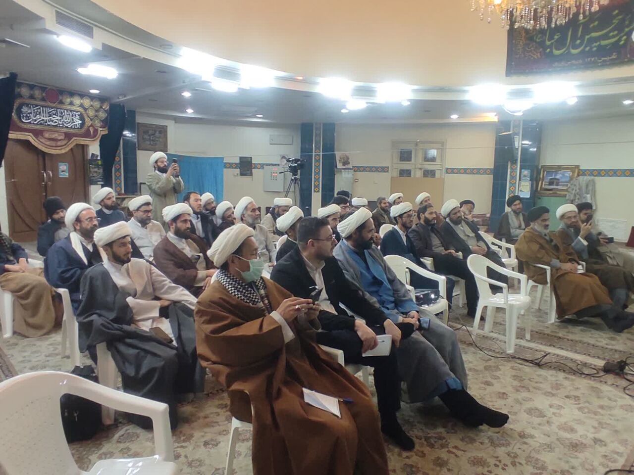 ائمه جماعات و فعالان فرهنگی مشهد بازی و «طنز حلال» در مساجد را آموختند