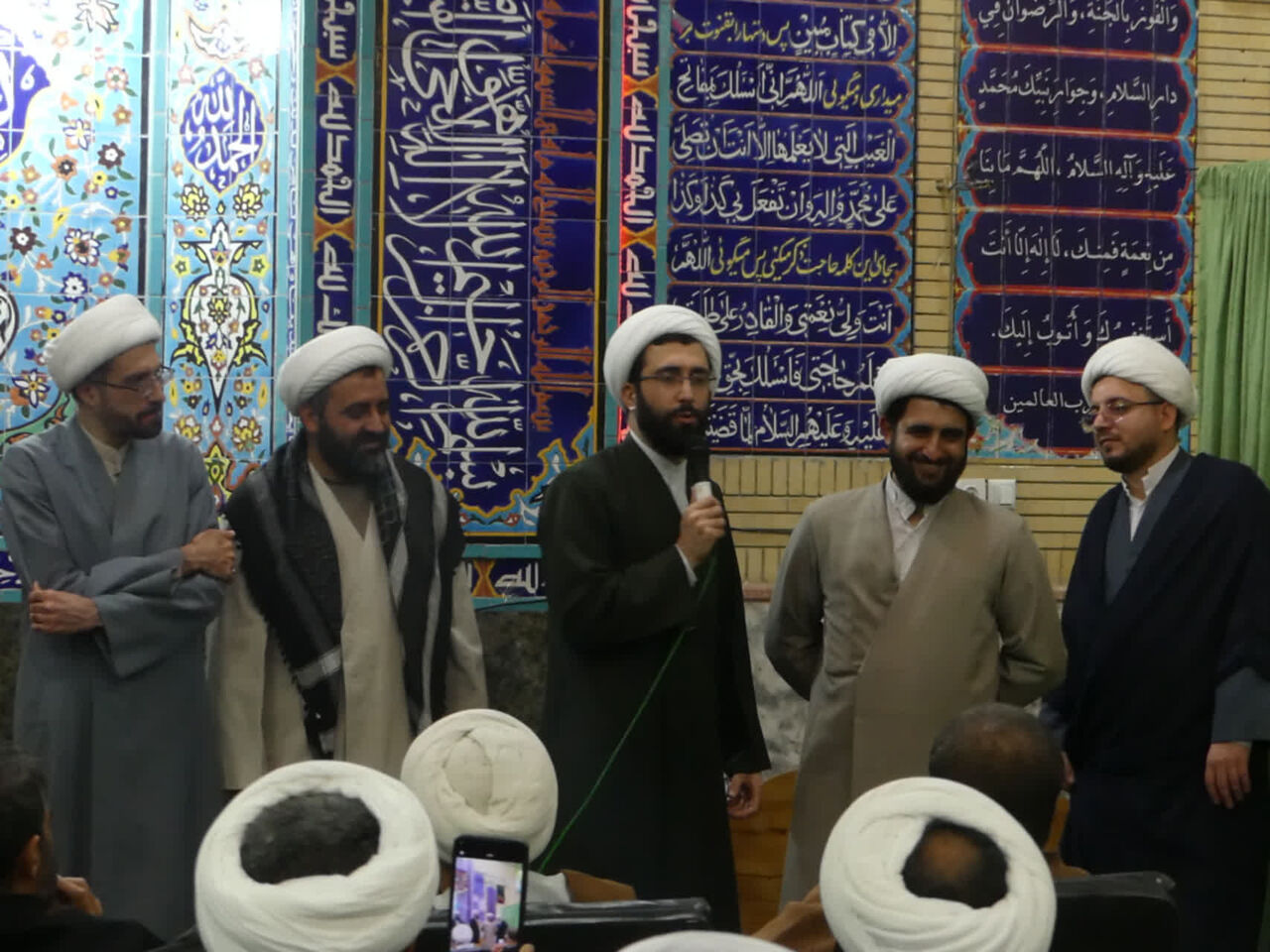 ائمه جماعات و فعالان فرهنگی مشهد بازی و «طنز حلال» در مساجد را آموختند