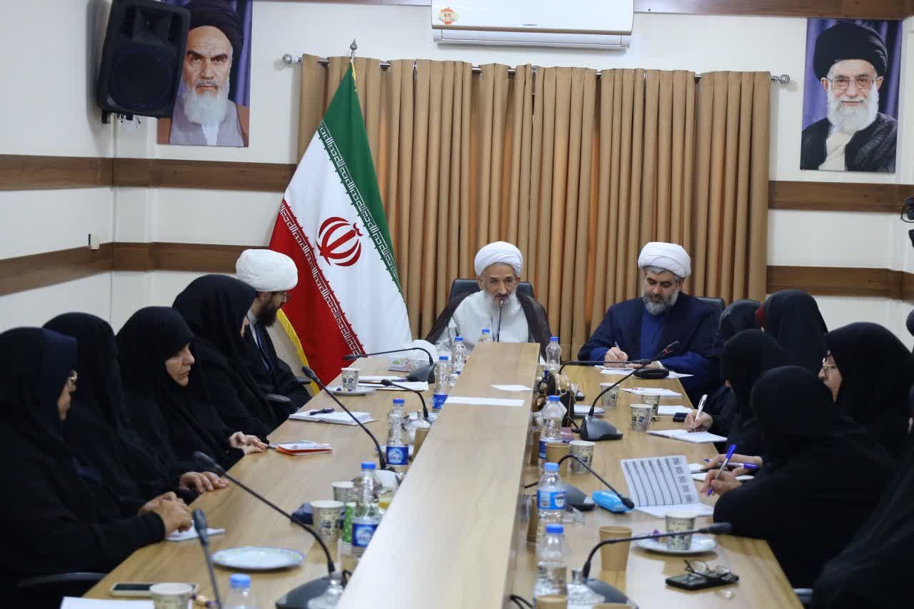 سکوت و بی‌تفاوتی در برابر هجمه‌های فرهنگی دشمن، آسیب‌زاست