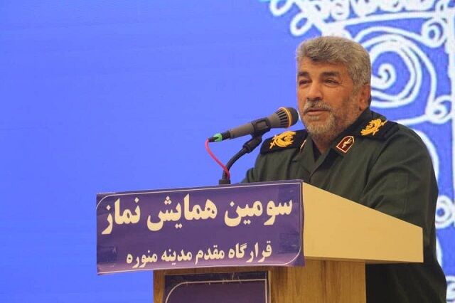 برگزاری سومین همایش نماز قرارگاه مدینه منوره نیروی زمینی سپاه در بندرعباس