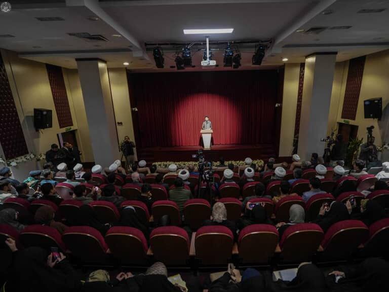 اجرای نمایش «سرزمین نور» به همت آستان مقدس علوی