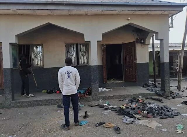 موجی از خشم در نیجریه پس از پوشش بحث‌برانگیز یک شبکه تلویزیونی از انفجار مسجد در مایدگوری